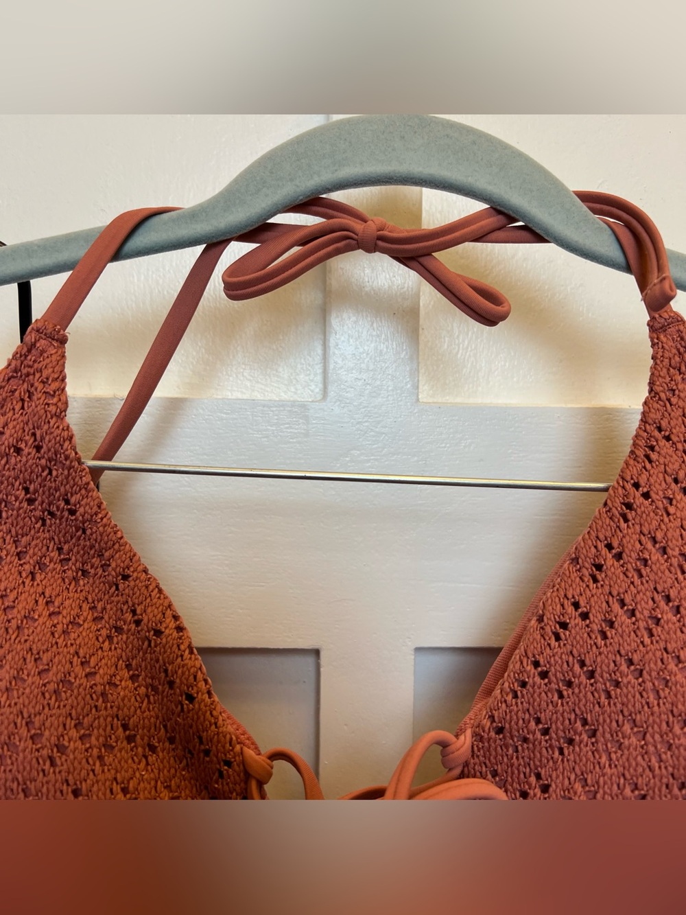 Hollister Swimsuit Siz Medium 1-piece Crochet Halter Lace Up High Cut Beach Pool - Picture 4 of 8